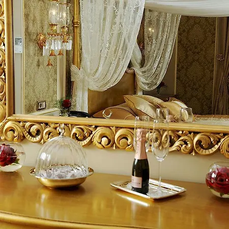 Maroon Bosphorus 5*