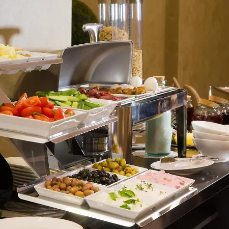 Maroon Bosphorus 5* Istanbul