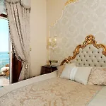 Maroon Bosphorus Szálloda 5*