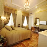 Maroon Bosphorus Isztambul