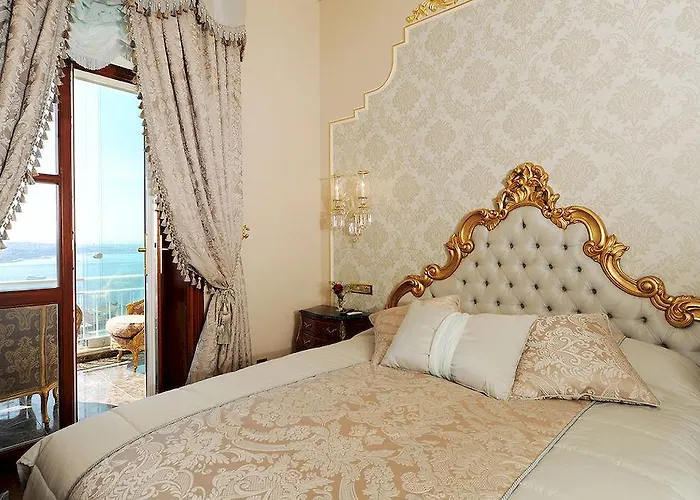 Maroon Bosphorus Hotel 5*