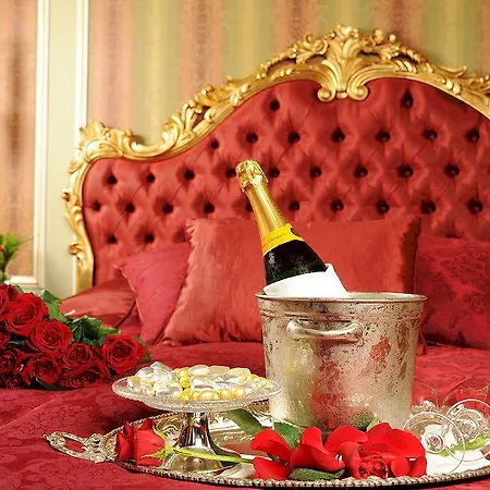 Maroon Bosphorus Hotel
