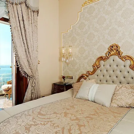 Maroon Bosphorus Hotel 5*