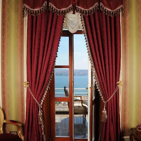 Maroon Bosphorus Hotel 5*