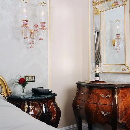 Maroon Bosphorus Hotel