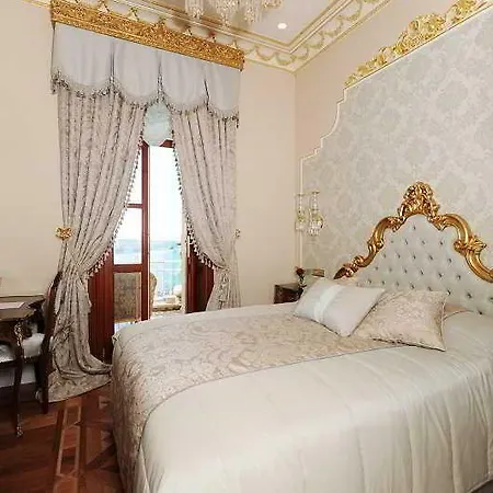 Отель Maroon Bosphorus Стамбул