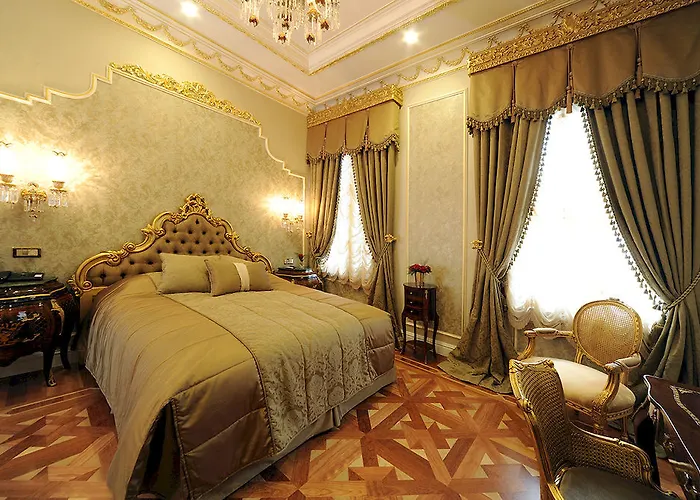 Maroon Bosphorus 5* 이스탄불