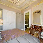 Maroon Bosphorus 5*