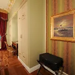 Maroon Bosphorus Hotel