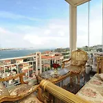 Maroon Bosphorus 5*