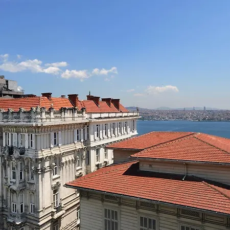 Maroon Bosphorus 5*