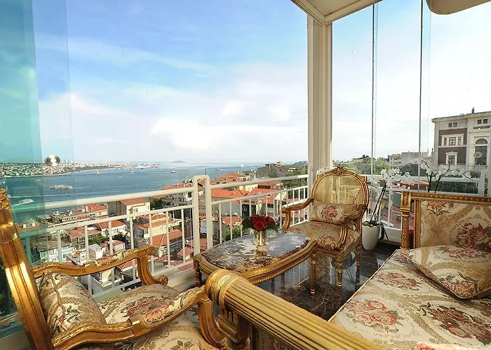 Maroon Bosphorus 5*