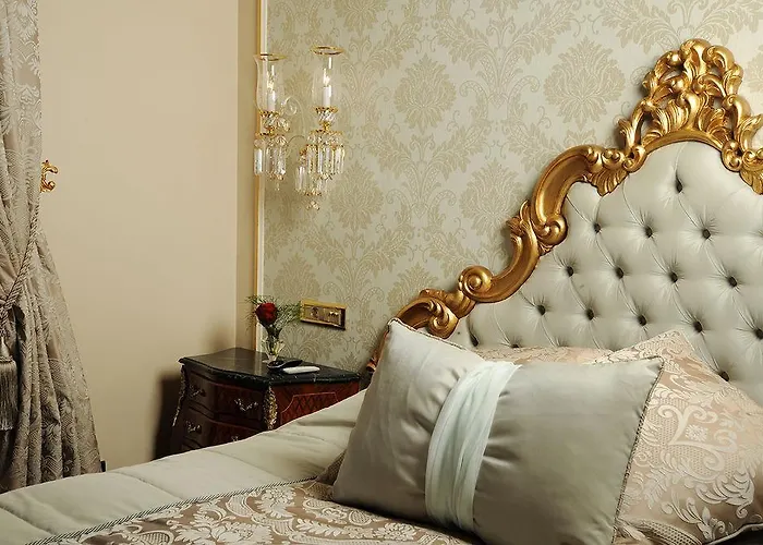 Maroon Bosphorus Hotel